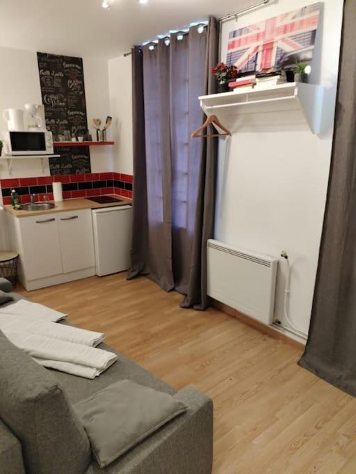 Studio Rue De La Sante Paris Bagian luar foto